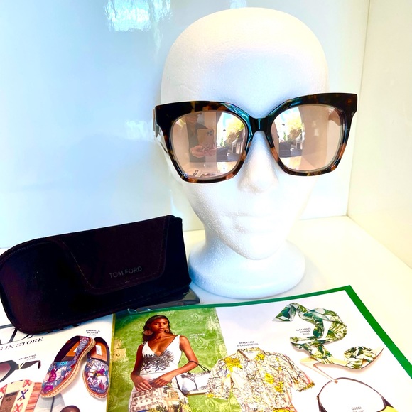 Roberto Cavalli Accessories - NWT Authentic Designer Roberto Cavalli Tortoise Acetate Sunglasses